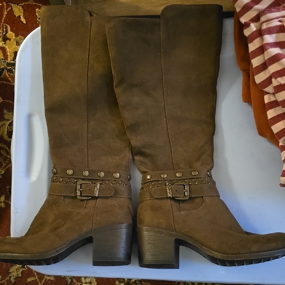 Brown Knee-High Women's Boots